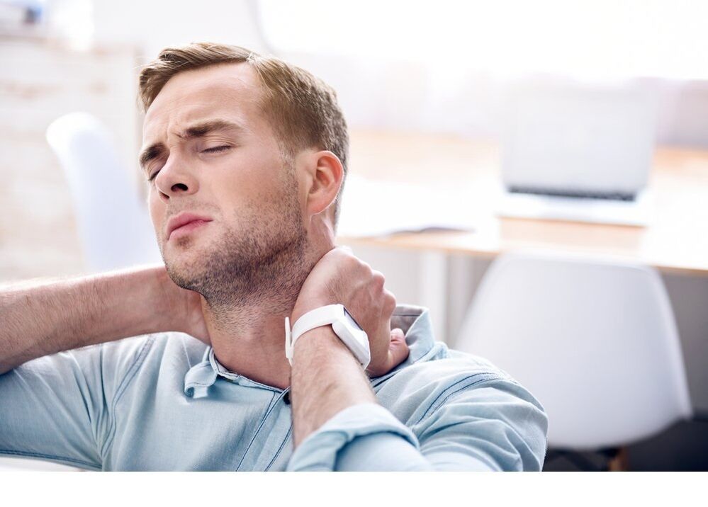 neck pain due to swelling in a man