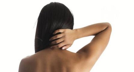 The girl shows the neck of the back of the back